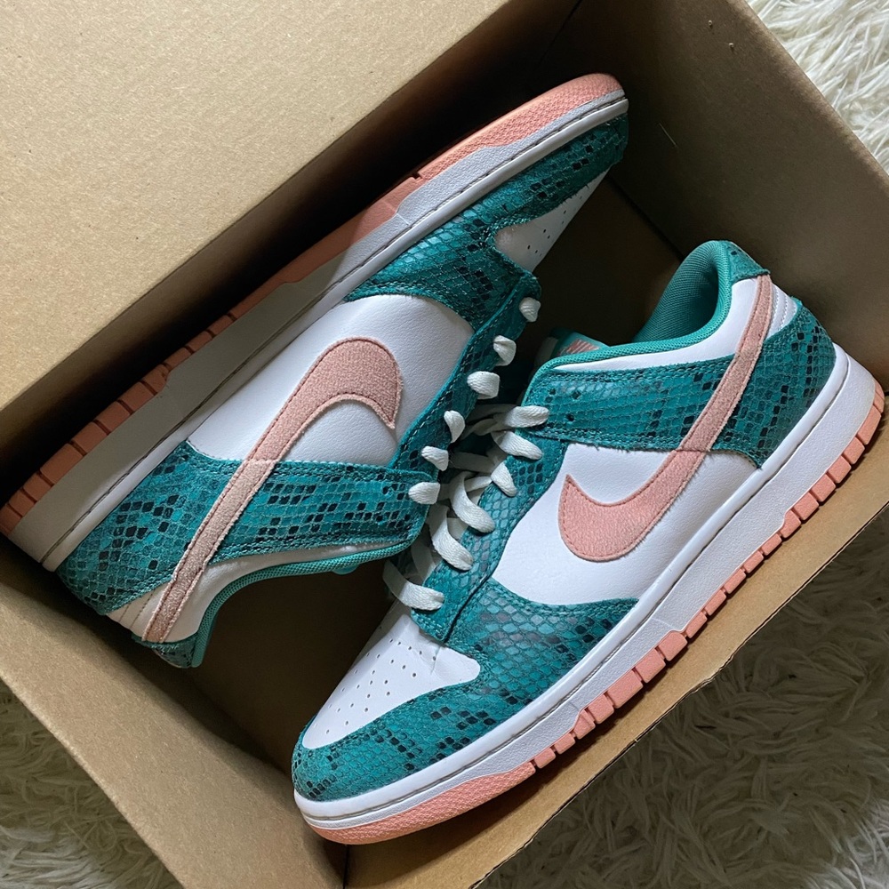 Nike dunk low washed teal snakeskin Sz 11